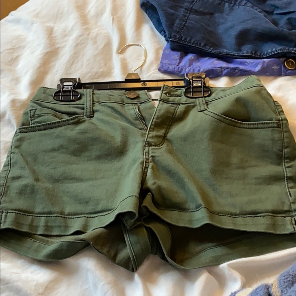 SO shorts, green